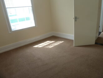 Bright and airy top floor flat in town centre | 2 bedroom