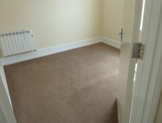 Bright and airy top floor flat in town centre | 2 bedroom