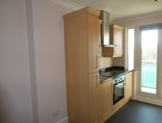 Spacious first floor flat with garden and garage | 1 bedroom