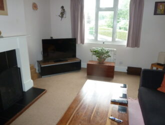 Spacious first floor flat with garden and garage | 1 bedroom